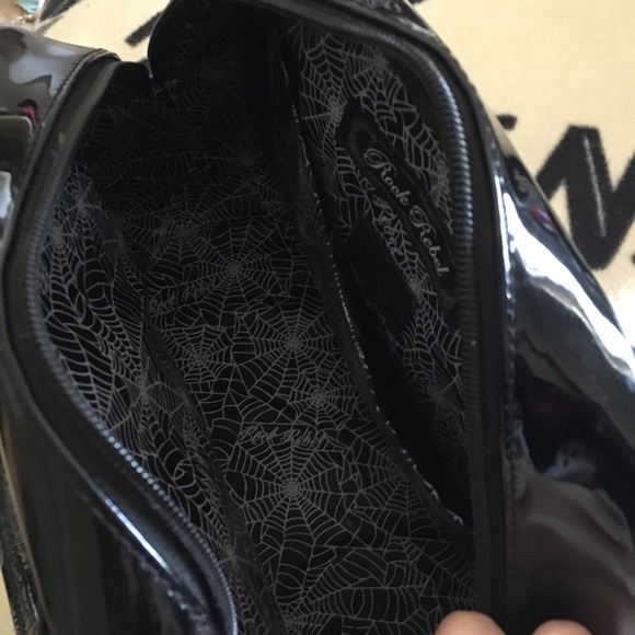 ❌SOLD❌🧟‍♂️🧛🏻‍♂️Munsters Purse🕸🕷 - Picture 4 of 8